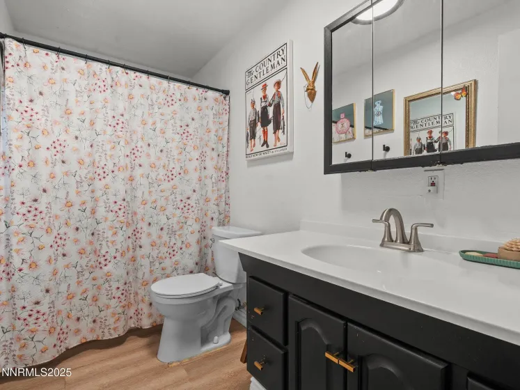 5700 Dolores, Sparks, Nevada 89436, 3 Bedrooms Bedrooms, ,1 BathroomBathrooms,Residential,Residential,Dolores,250059420