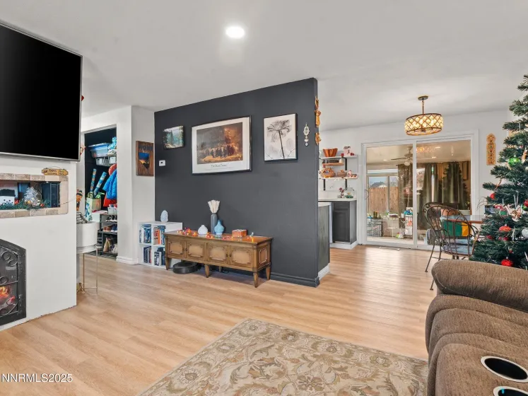 5700 Dolores, Sparks, Nevada 89436, 3 Bedrooms Bedrooms, ,1 BathroomBathrooms,Residential,Residential,Dolores,250059420