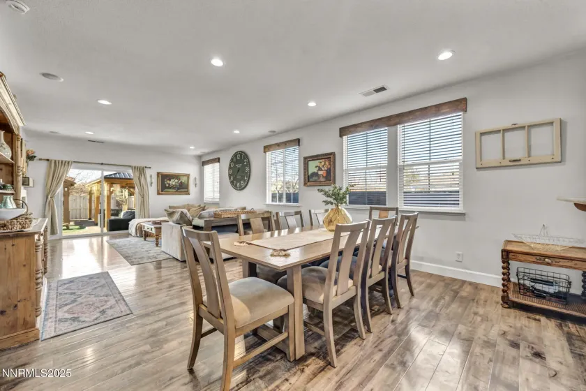 6515 Geranium, Sparks, Nevada 89436, 3 Bedrooms Bedrooms, ,2 BathroomsBathrooms,Residential,Residential,Geranium,250059423