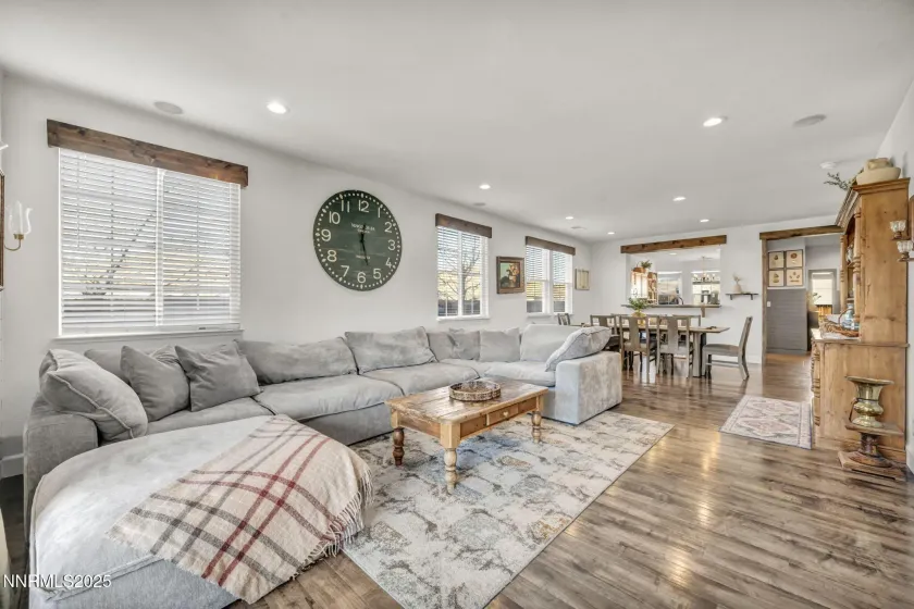 6515 Geranium, Sparks, Nevada 89436, 3 Bedrooms Bedrooms, ,2 BathroomsBathrooms,Residential,Residential,Geranium,250059423