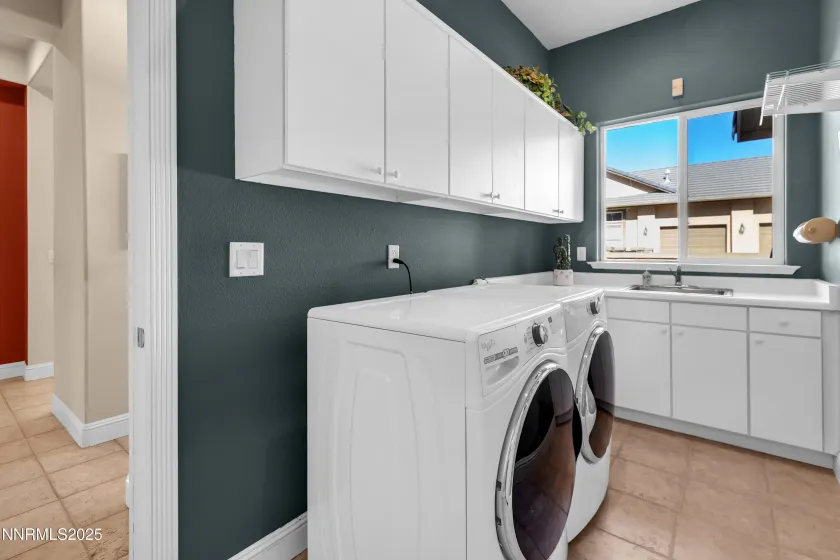 1860 Hidden Meadows, Reno, Nevada 89502, 3 Bedrooms Bedrooms, ,3 BathroomsBathrooms,Residential,Residential,Hidden Meadows,250057846