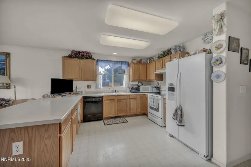 2900 Crown Canyon, Reno, Nevada 89503, 4 Bedrooms Bedrooms, ,2 BathroomsBathrooms,Residential,Residential,Crown Canyon,250059427