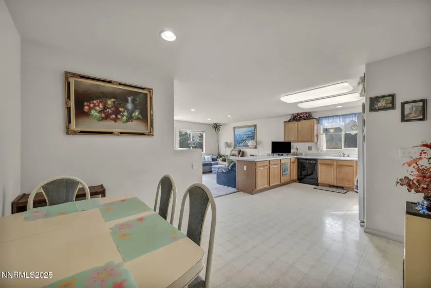 2900 Crown Canyon, Reno, Nevada 89503, 4 Bedrooms Bedrooms, ,2 BathroomsBathrooms,Residential,Residential,Crown Canyon,250059427