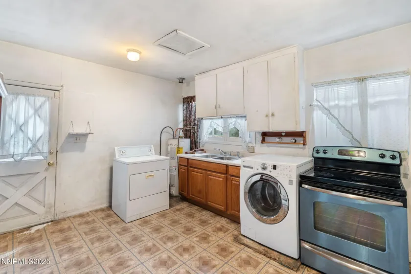 1016 Prater, Sparks, Nevada 89431, 2 Bedrooms Bedrooms, ,1 BathroomBathrooms,Residential,Residential,Prater,250059429