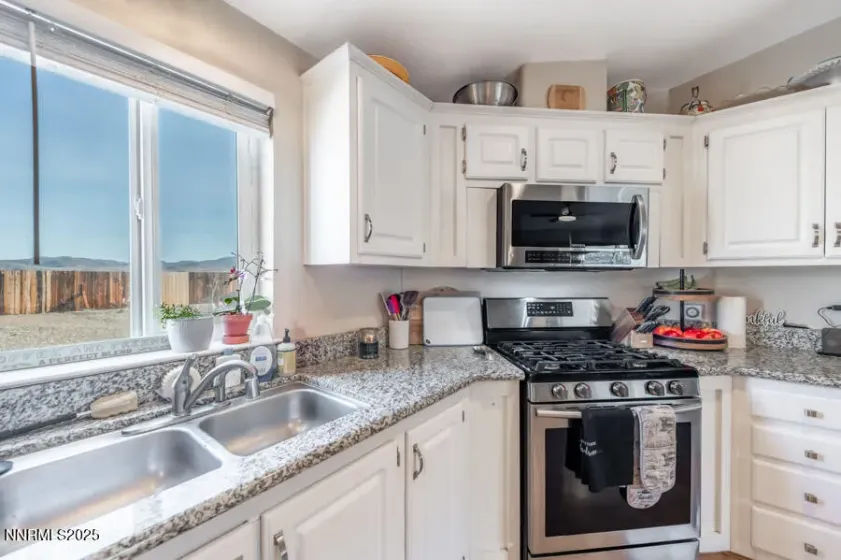 63 Jasper, Dayton, Nevada 89403, 3 Bedrooms Bedrooms, ,2 BathroomsBathrooms,Residential,Residential,Jasper,250059432