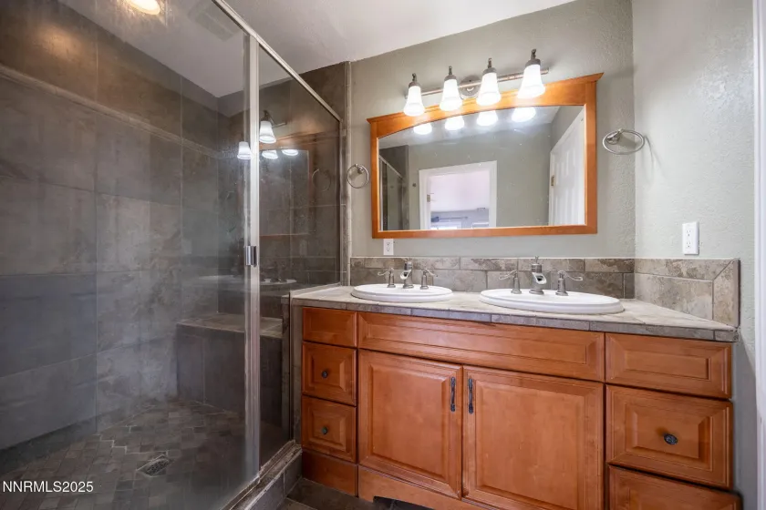 2323 Gentry, Carson City, Nevada 89701, 5 Bedrooms Bedrooms, ,3 BathroomsBathrooms,Residential,Residential,Gentry,250059437