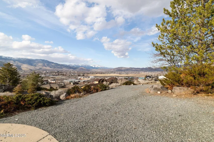 2323 Gentry, Carson City, Nevada 89701, 5 Bedrooms Bedrooms, ,3 BathroomsBathrooms,Residential,Residential,Gentry,250059437