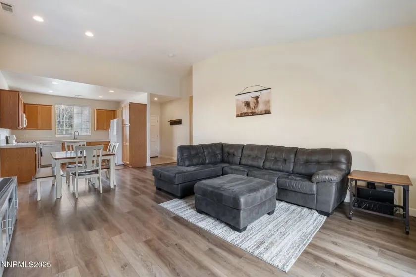 4031 Culpepper, Sparks, Nevada 89436, 3 Bedrooms Bedrooms, ,2 BathroomsBathrooms,Residential,Residential,Culpepper,250059438