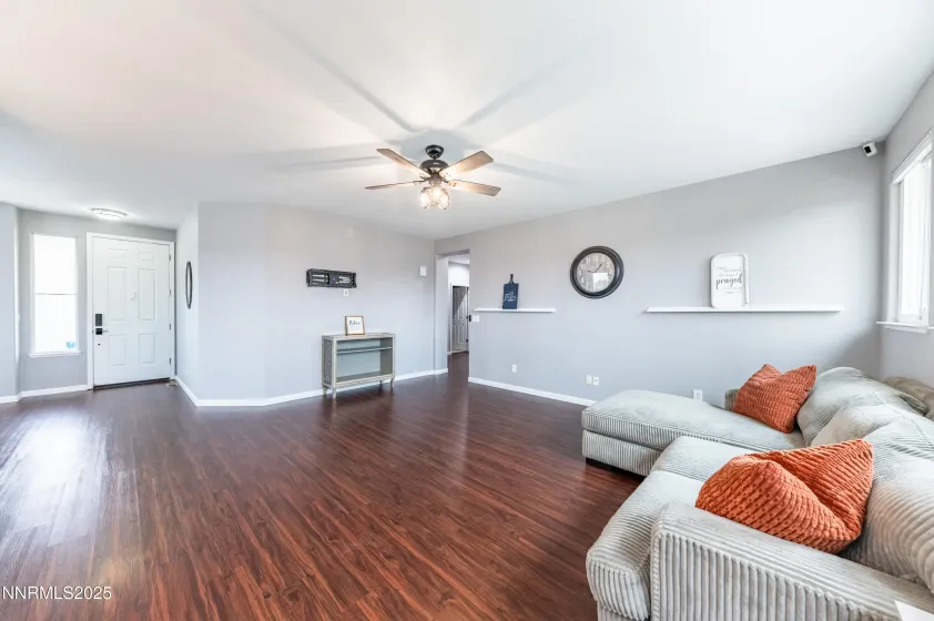 10 Curnow Springs, Sparks, Nevada 89436, 3 Bedrooms Bedrooms, ,2 BathroomsBathrooms,Residential,Residential,Curnow Springs,250059441