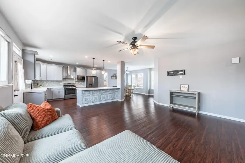 10 Curnow Springs, Sparks, Nevada 89436, 3 Bedrooms Bedrooms, ,2 BathroomsBathrooms,Residential,Residential,Curnow Springs,250059441