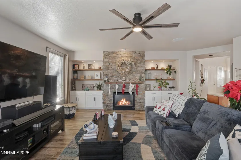 6790 Talmedge, Sparks, Nevada 89436, 4 Bedrooms Bedrooms, ,3 BathroomsBathrooms,Residential,Residential,Talmedge,250059443