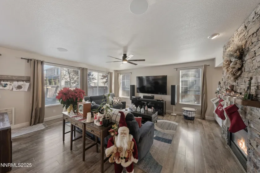 6790 Talmedge, Sparks, Nevada 89436, 4 Bedrooms Bedrooms, ,3 BathroomsBathrooms,Residential,Residential,Talmedge,250059443