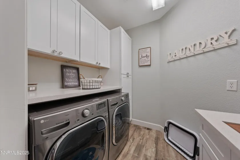 6790 Talmedge, Sparks, Nevada 89436, 4 Bedrooms Bedrooms, ,3 BathroomsBathrooms,Residential,Residential,Talmedge,250059443