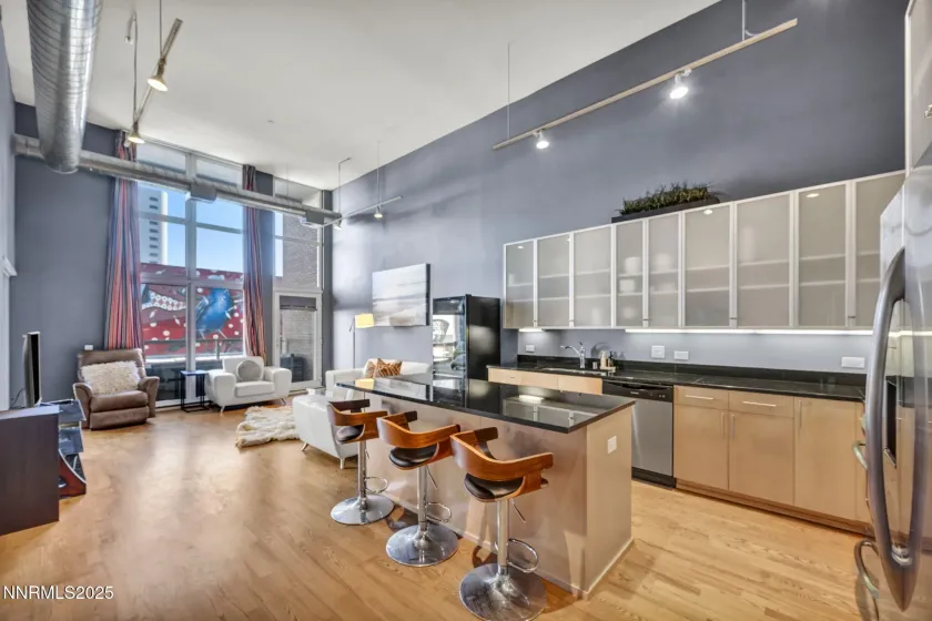 255 Sierra, Reno, Nevada 89501, 2 Bedrooms Bedrooms, ,2 BathroomsBathrooms,Residential,Residential,Sierra,250059444