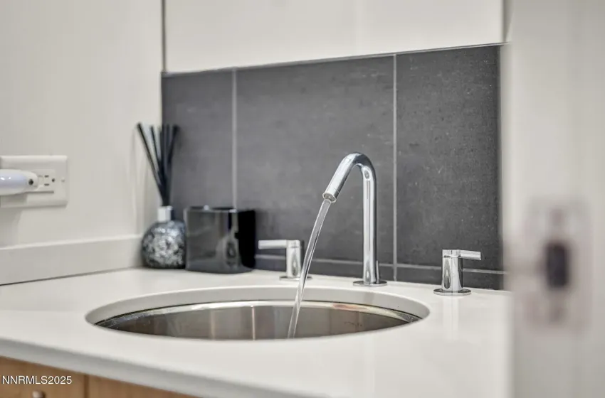 255 Sierra, Reno, Nevada 89501, 2 Bedrooms Bedrooms, ,2 BathroomsBathrooms,Residential,Residential,Sierra,250059444