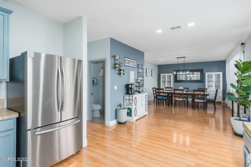 7220 Windswept, Sparks, Nevada 89436, 4 Bedrooms Bedrooms, ,3 BathroomsBathrooms,Residential,Residential,Windswept,250052606