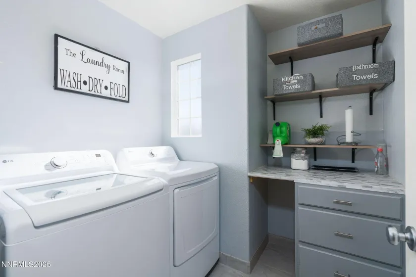 7220 Windswept, Sparks, Nevada 89436, 4 Bedrooms Bedrooms, ,3 BathroomsBathrooms,Residential,Residential,Windswept,250052606