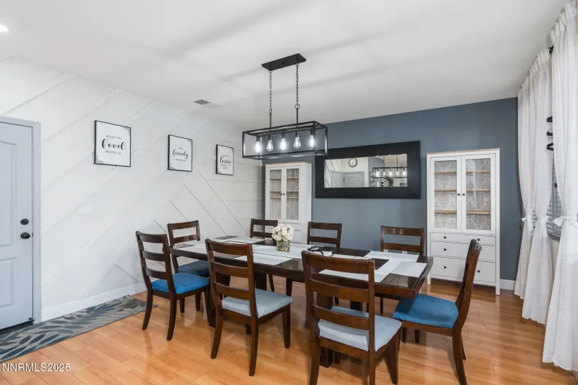 7220 Windswept, Sparks, Nevada 89436, 4 Bedrooms Bedrooms, ,3 BathroomsBathrooms,Residential,Residential,Windswept,250052606