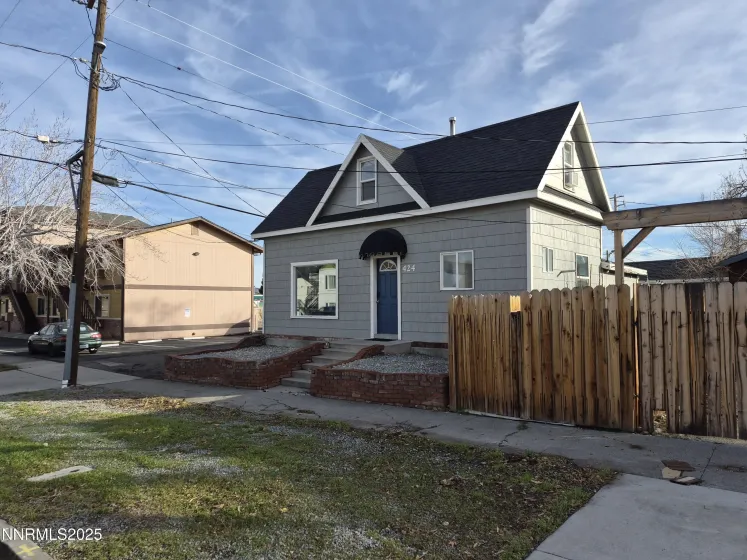 424 10th, Reno, Nevada 89503, 4 Bedrooms Bedrooms, ,2 BathroomsBathrooms,Residential,Residential,10th,260000075