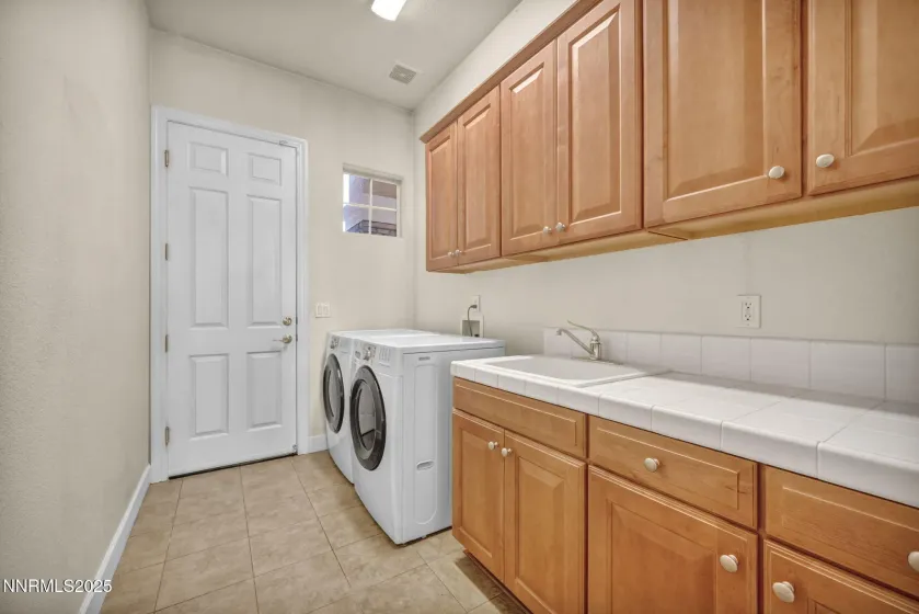 4541 Silian, Sparks, Nevada 89436, 5 Bedrooms Bedrooms, ,3 BathroomsBathrooms,Residential,Residential,Silian,260000079