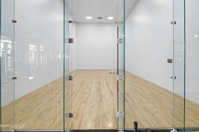 900 Meadows, Reno, Nevada 89521, 2 Bedrooms Bedrooms, ,2 BathroomsBathrooms,Residential,Residential,Meadows,260000081