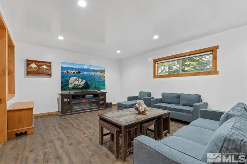 190 Meadow, Stateline, Nevada 89449, 3 Bedrooms Bedrooms, ,2 BathroomsBathrooms,Residential,Residential,Meadow,250002198