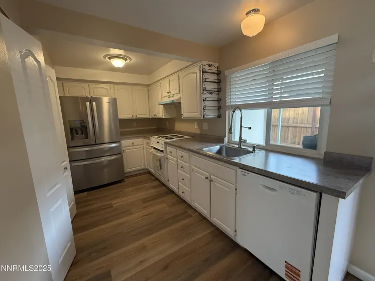 835 Ridgewood, Sparks, Nevada 89434, 3 Bedrooms Bedrooms, ,2 BathroomsBathrooms,Residential,Residential,Ridgewood,260000082