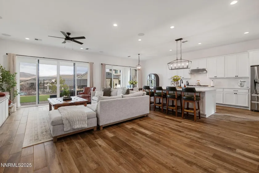 3011 Silverberry, Reno, Nevada 89521, 3 Bedrooms Bedrooms, ,3 BathroomsBathrooms,Residential,Residential,Silverberry,260000086