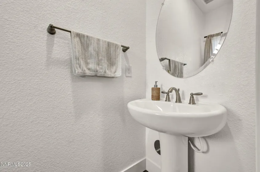 7908 Zorite, Sparks, Nevada 89436, 3 Bedrooms Bedrooms, ,3 BathroomsBathrooms,Residential,Residential,Zorite,260000088