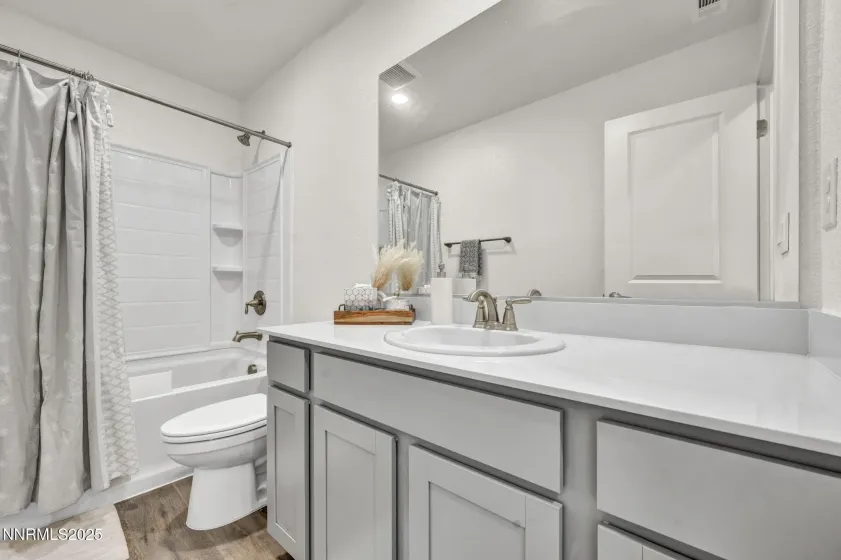 7908 Zorite, Sparks, Nevada 89436, 3 Bedrooms Bedrooms, ,3 BathroomsBathrooms,Residential,Residential,Zorite,260000088