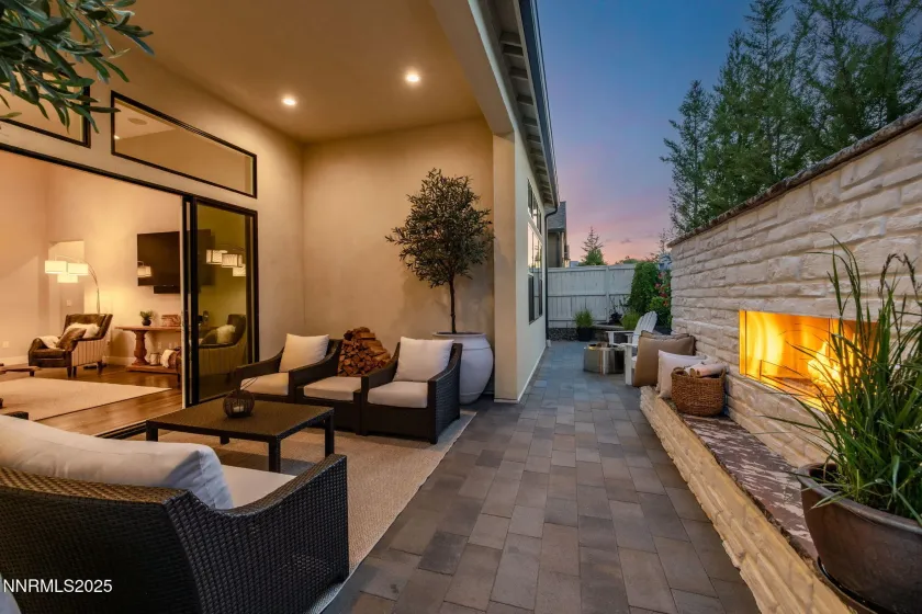 709 Pleasant Oak, Reno, Nevada 89511, 3 Bedrooms Bedrooms, ,4 BathroomsBathrooms,Residential,Residential,Pleasant Oak,260000095