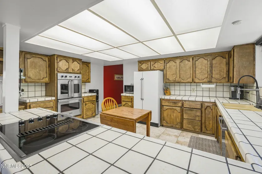 8355 Lakeside, Reno, Nevada 89511, 3 Bedrooms Bedrooms, ,4 BathroomsBathrooms,Residential,Residential,Lakeside,260000099