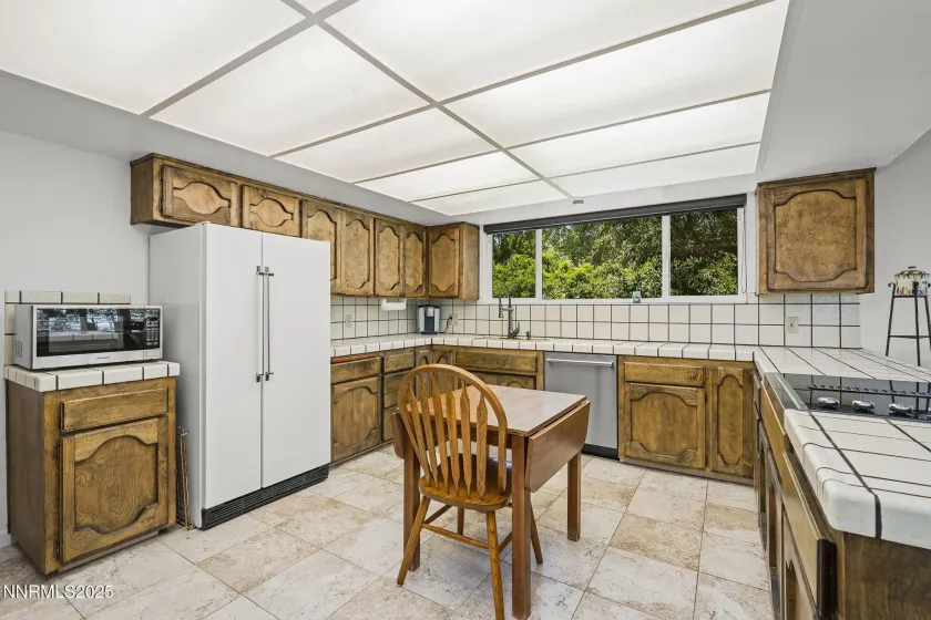 8355 Lakeside, Reno, Nevada 89511, 3 Bedrooms Bedrooms, ,4 BathroomsBathrooms,Residential,Residential,Lakeside,260000099