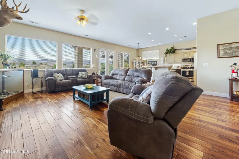 252 La Costa, Dayton, Nevada 89403, 3 Bedrooms Bedrooms, ,2 BathroomsBathrooms,Residential,Residential,La Costa,250053510