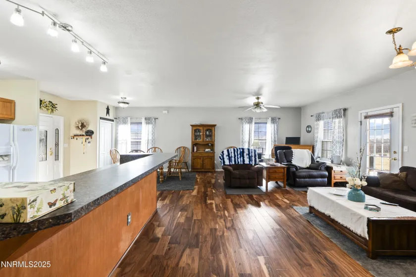 6990 Airport, Winnemucca, Nevada 89445, 3 Bedrooms Bedrooms, ,2 BathroomsBathrooms,Residential,Residential,Airport,260000117