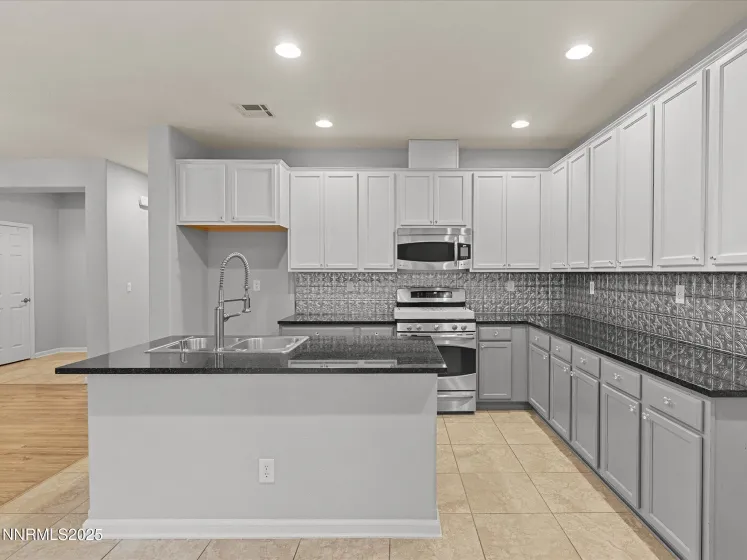 1056 Crown View, Reno, Nevada 89523, 3 Bedrooms Bedrooms, ,2 BathroomsBathrooms,Residential,Residential,Crown View,260000119