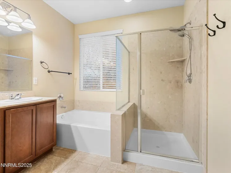 1056 Crown View, Reno, Nevada 89523, 3 Bedrooms Bedrooms, ,2 BathroomsBathrooms,Residential,Residential,Crown View,260000119