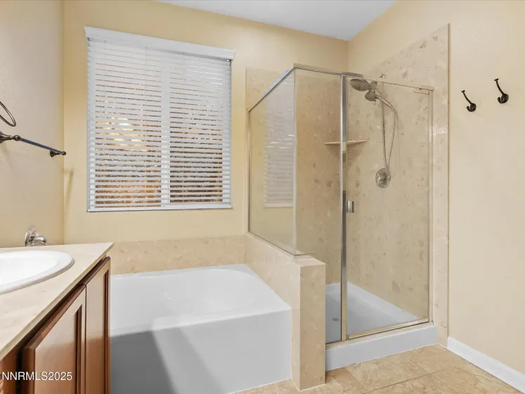 1056 Crown View, Reno, Nevada 89523, 3 Bedrooms Bedrooms, ,2 BathroomsBathrooms,Residential,Residential,Crown View,260000119