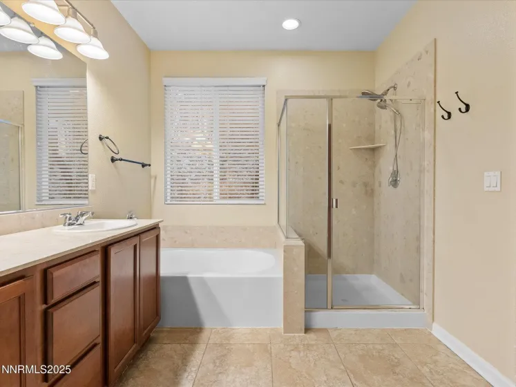 1056 Crown View, Reno, Nevada 89523, 3 Bedrooms Bedrooms, ,2 BathroomsBathrooms,Residential,Residential,Crown View,260000119