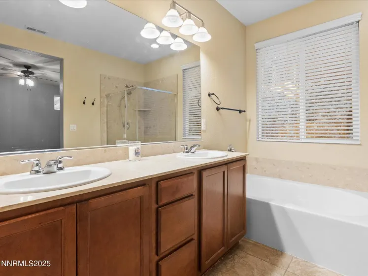 1056 Crown View, Reno, Nevada 89523, 3 Bedrooms Bedrooms, ,2 BathroomsBathrooms,Residential,Residential,Crown View,260000119