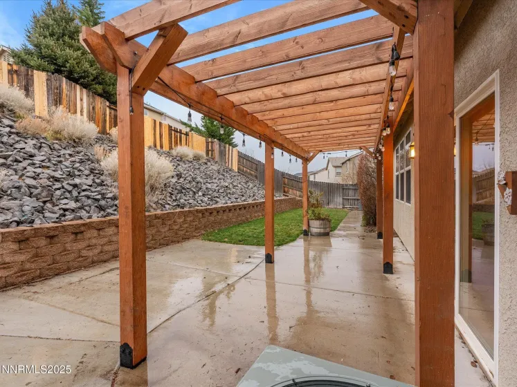 1056 Crown View, Reno, Nevada 89523, 3 Bedrooms Bedrooms, ,2 BathroomsBathrooms,Residential,Residential,Crown View,260000119