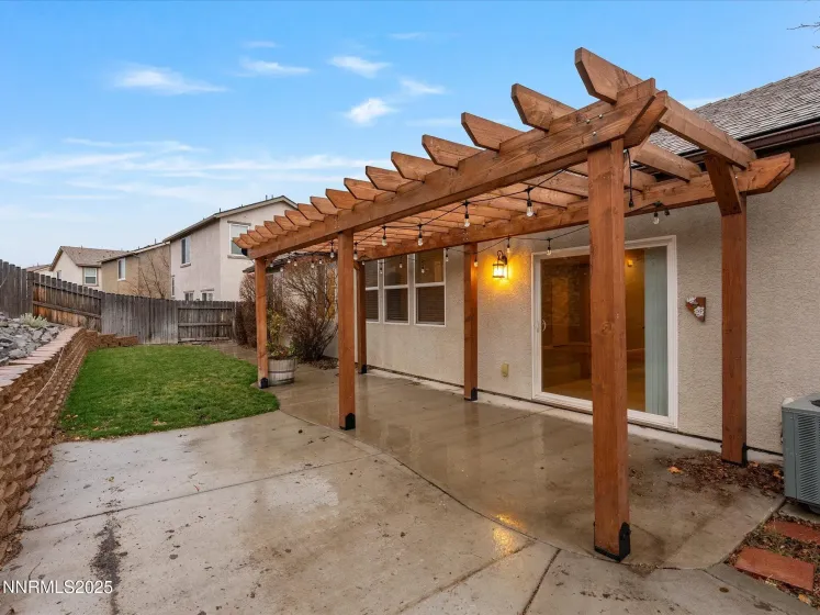 1056 Crown View, Reno, Nevada 89523, 3 Bedrooms Bedrooms, ,2 BathroomsBathrooms,Residential,Residential,Crown View,260000119