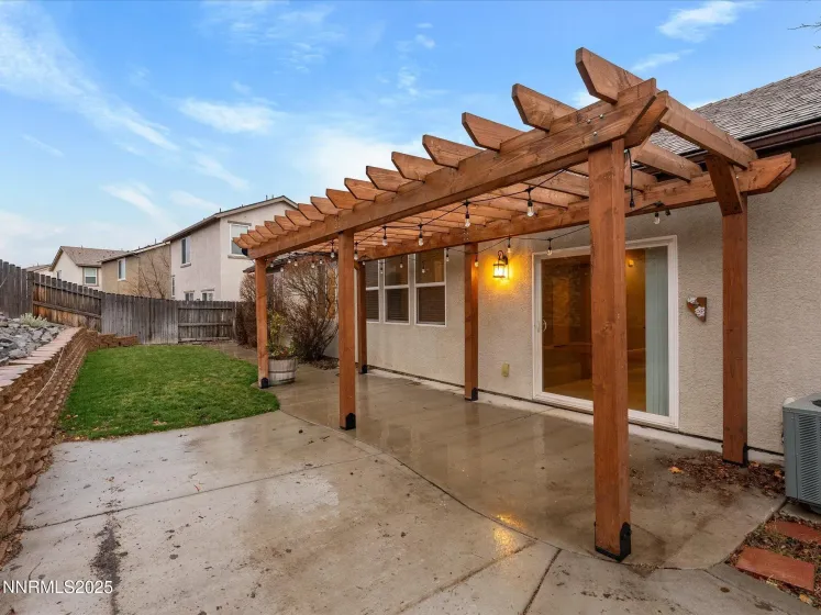 1056 Crown View, Reno, Nevada 89523, 3 Bedrooms Bedrooms, ,2 BathroomsBathrooms,Residential,Residential,Crown View,260000119