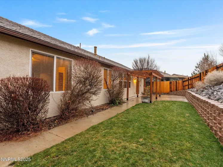 1056 Crown View, Reno, Nevada 89523, 3 Bedrooms Bedrooms, ,2 BathroomsBathrooms,Residential,Residential,Crown View,260000119