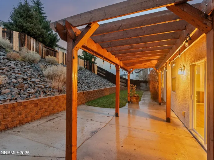 1056 Crown View, Reno, Nevada 89523, 3 Bedrooms Bedrooms, ,2 BathroomsBathrooms,Residential,Residential,Crown View,260000119