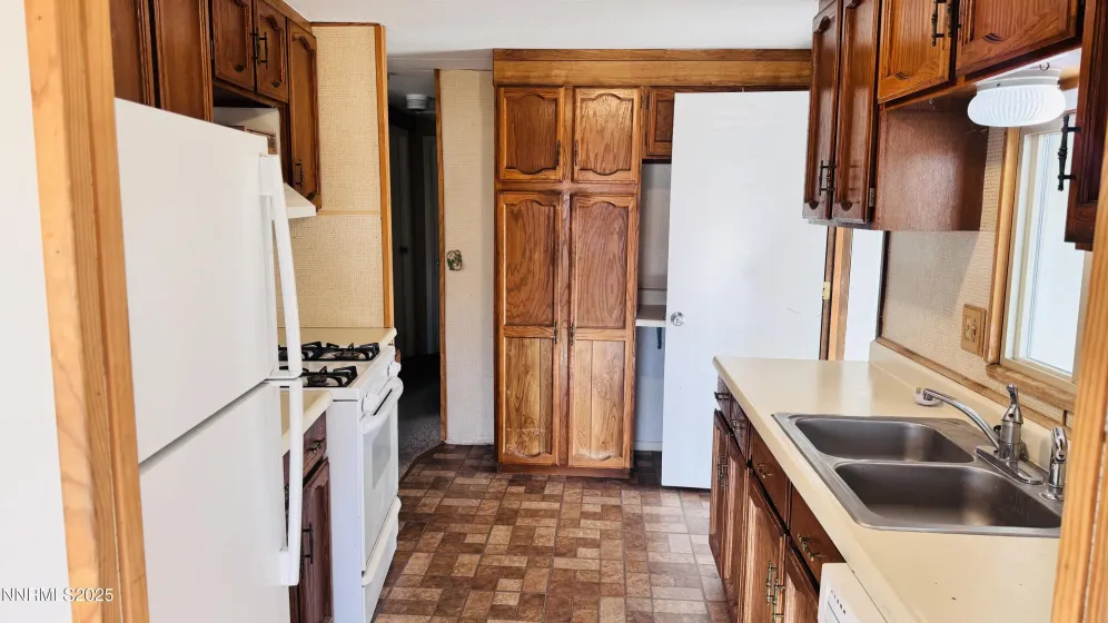 907 Garnet, Carson City, Nevada 89705, 2 Bedrooms Bedrooms, ,1 BathroomBathrooms,Residential,Residential,Garnet,260000125