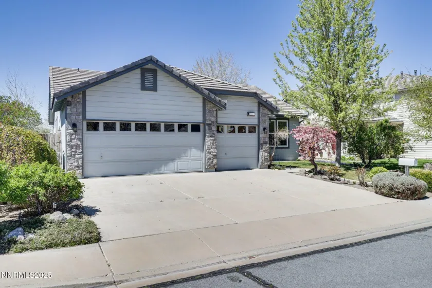 4675 Firtree, Sparks, Nevada 89436, 3 Bedrooms Bedrooms, ,2 BathroomsBathrooms,Residential,Residential,Firtree,250059341