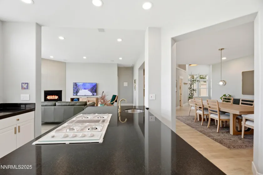 2648 Edgerock, Reno, Nevada 89519, 3 Bedrooms Bedrooms, ,3 BathroomsBathrooms,Residential,Residential,Edgerock,260000131