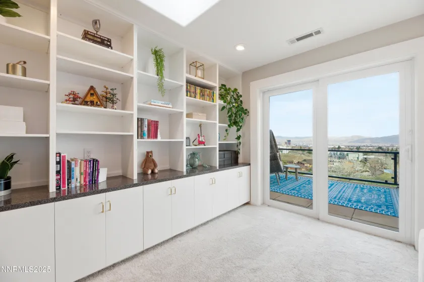 2648 Edgerock, Reno, Nevada 89519, 3 Bedrooms Bedrooms, ,3 BathroomsBathrooms,Residential,Residential,Edgerock,260000131