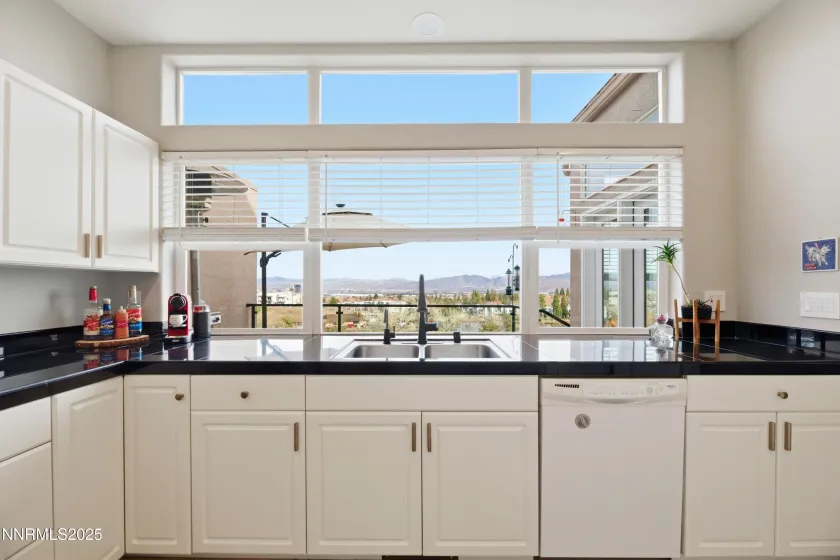 2648 Edgerock, Reno, Nevada 89519, 3 Bedrooms Bedrooms, ,3 BathroomsBathrooms,Residential,Residential,Edgerock,260000131